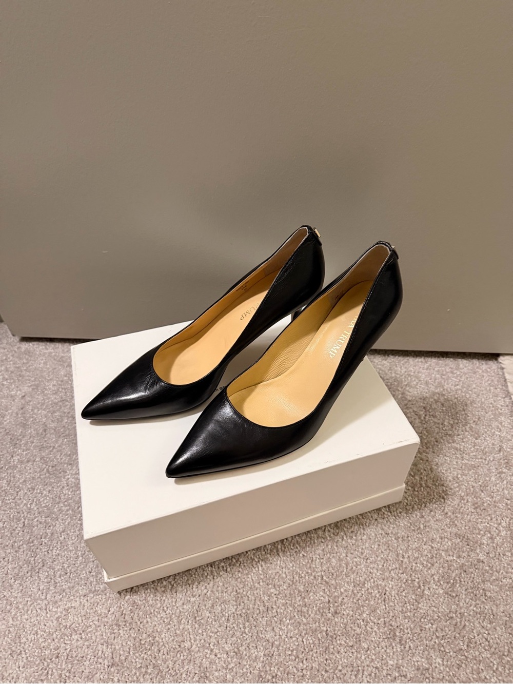 Ivanka Trump Black Pointed Leather Pumps